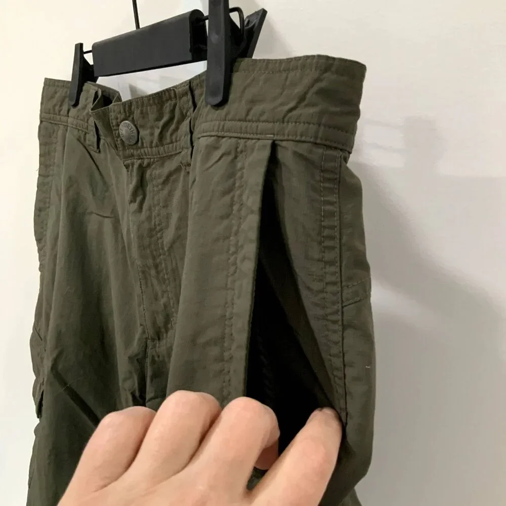 Men's The North Face Cargo/Hiking Shorts in Army Green Size 34